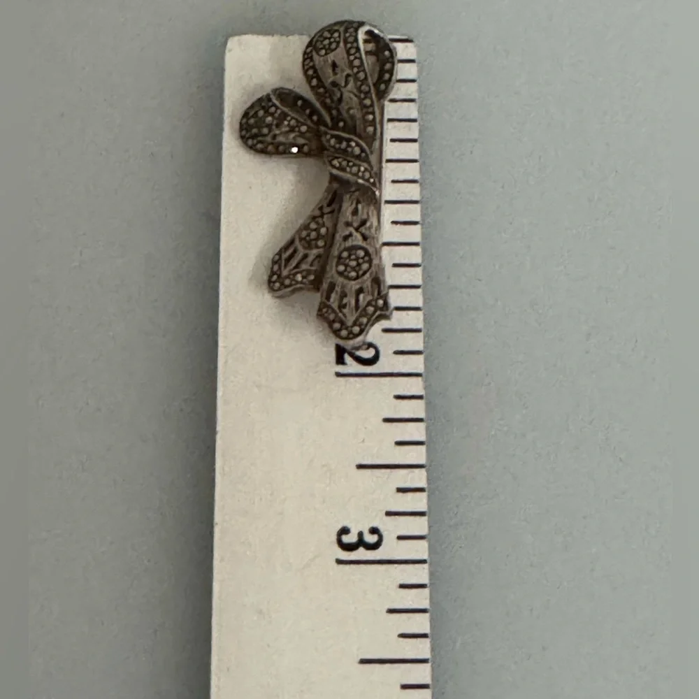 Elegant Bow 925 Sterling Silver Brooch